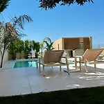 Seaclusion - Heated Pool & Jacuzzi Villa *