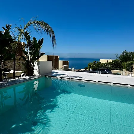 Seaclusion - Heated Pool & Jacuzzi Villa *