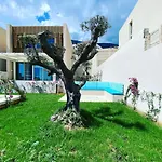 Seaclusion - Heated Pool & Jacuzzi * Palasa