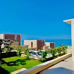 Seaclusion - Heated Pool & Jacuzzi Palasa