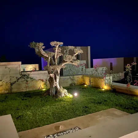 Seaclusion Villa *